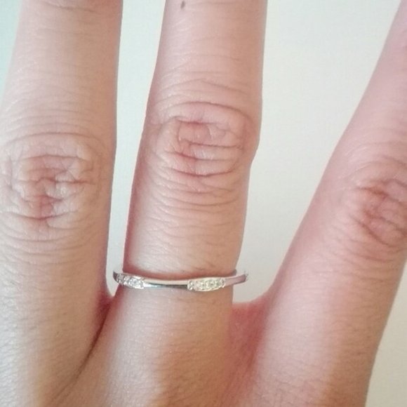 18ct gf Gold Minimalist Broken Diamond Band - Picture 2 of 5